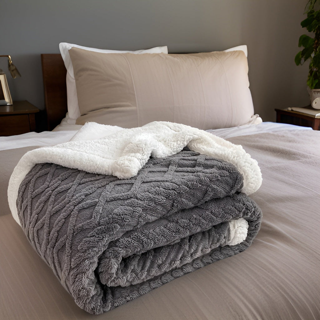 Double-Sided Fleece Throw Blanket — Ultra-Soft Winter Comfort 11
