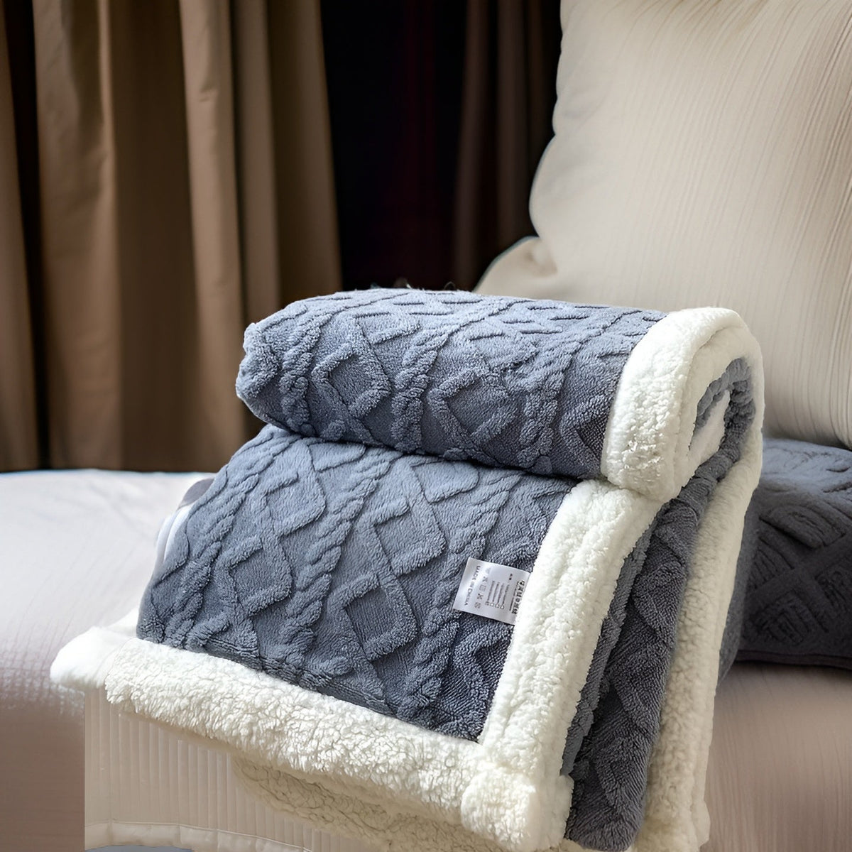 Double-Sided Fleece Throw Blanket — Ultra-Soft Winter Comfort 13