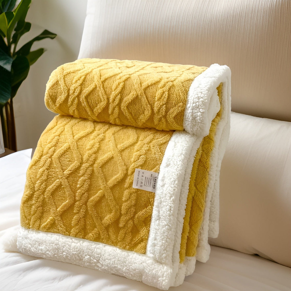 Double-Sided Fleece Throw Blanket — Ultra-Soft Winter Comfort 14