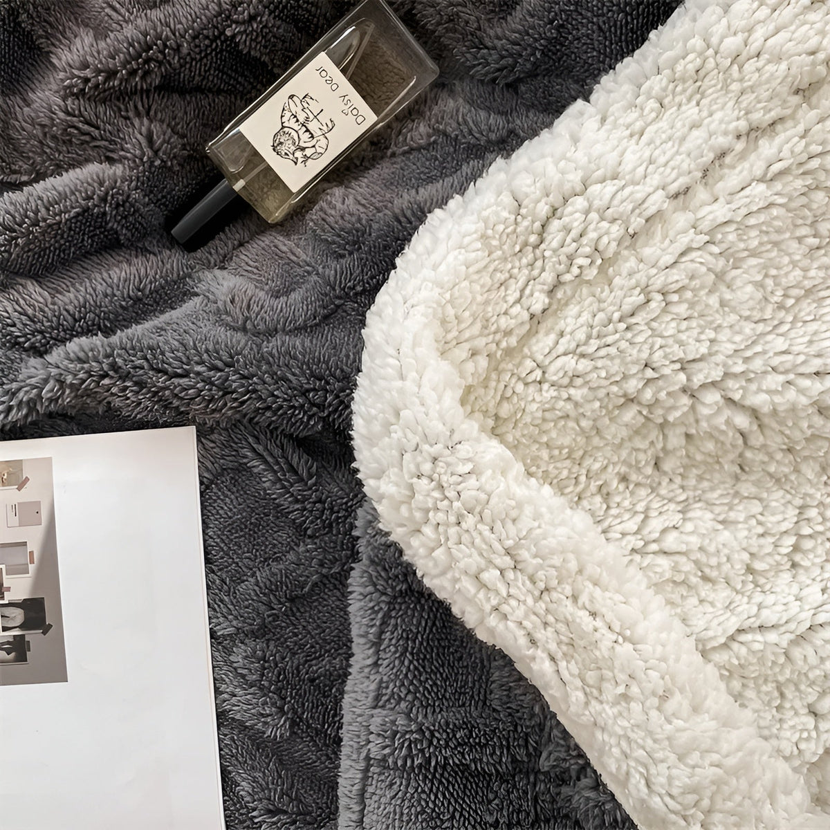 Double-Sided Fleece Throw Blanket — Ultra-Soft Winter Comfort 4