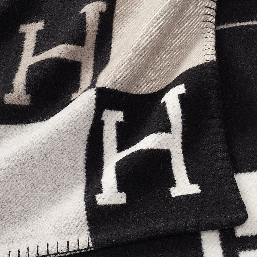 Wool-Cashmere Throw Blanket – Soft Classic Check Pattern 14